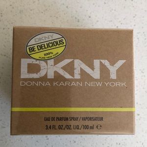 DKNY Be Delicious Eau De Parfume Spray 3.4oz